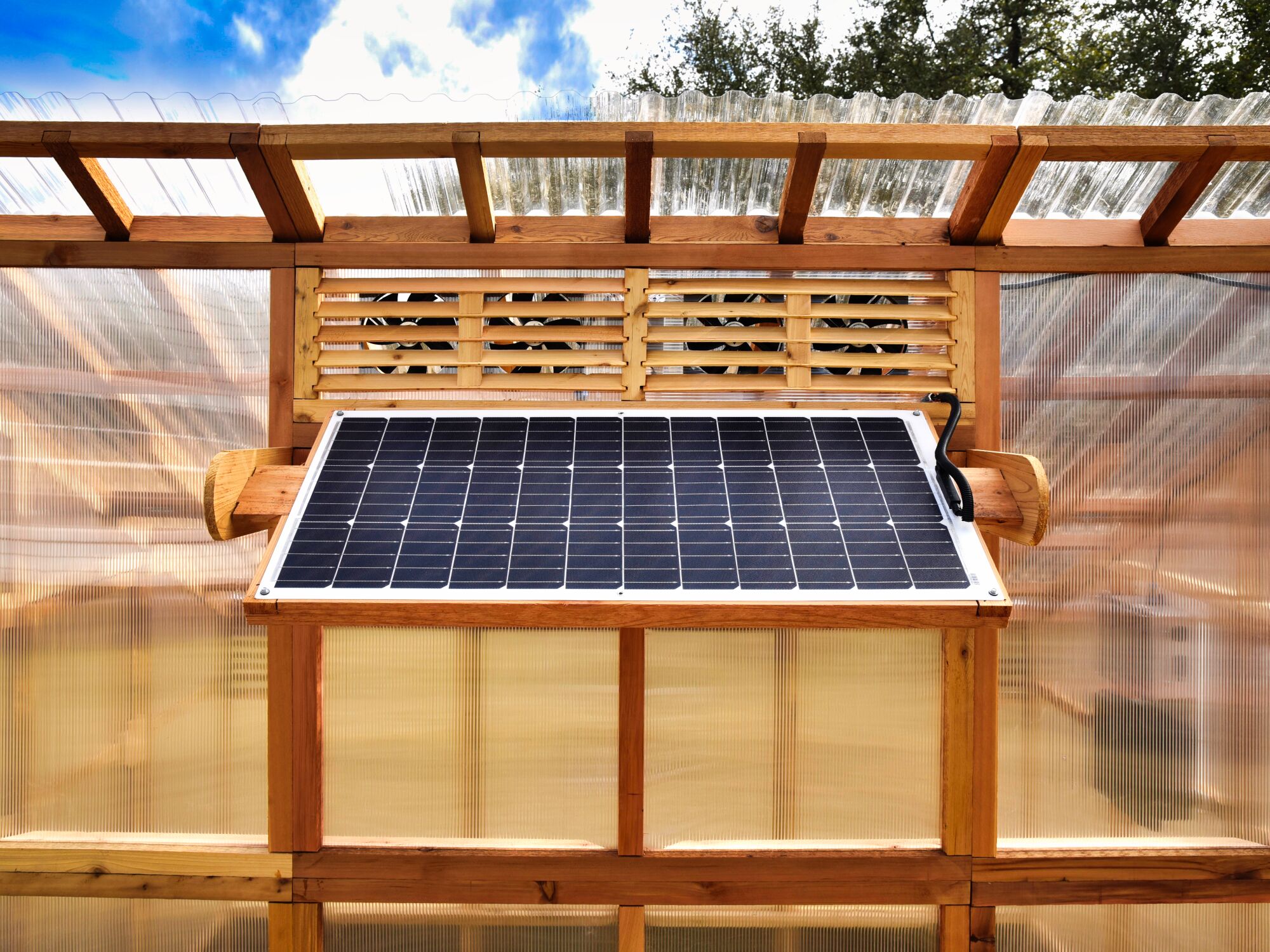 Slant-Roof-Greenhouse-solar-panel for AVM System