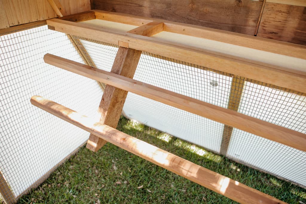 RoundTop Chicken Loft Large Walkin Roost & Root