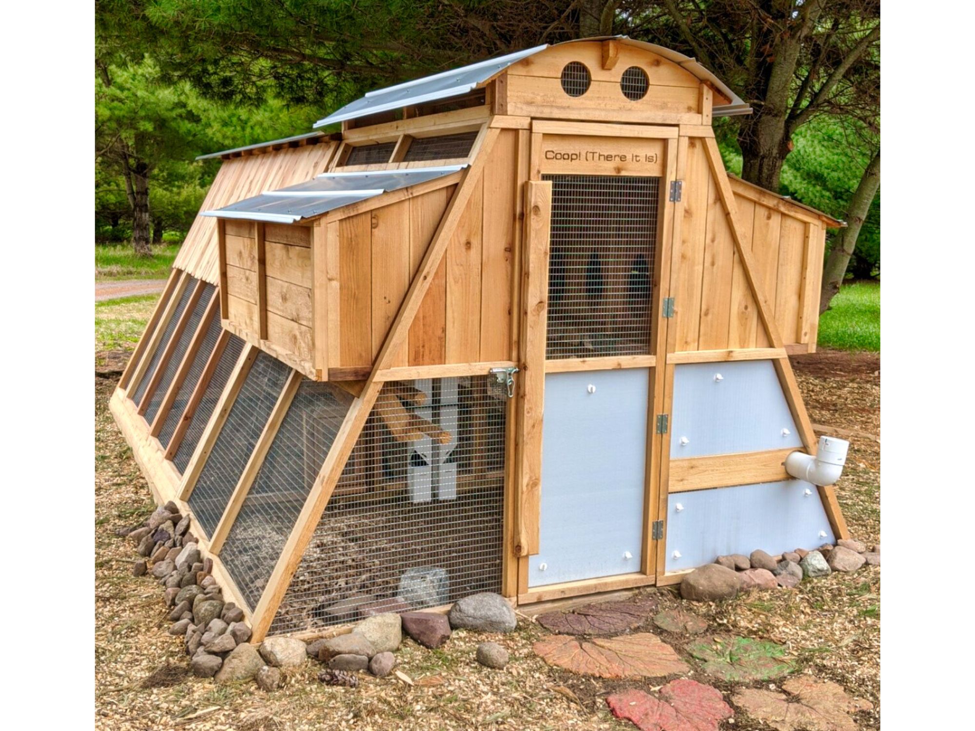 Roost-Root-Round-Top-Loft-Chicken-Coop-Customer-Photo-Storm-Panels