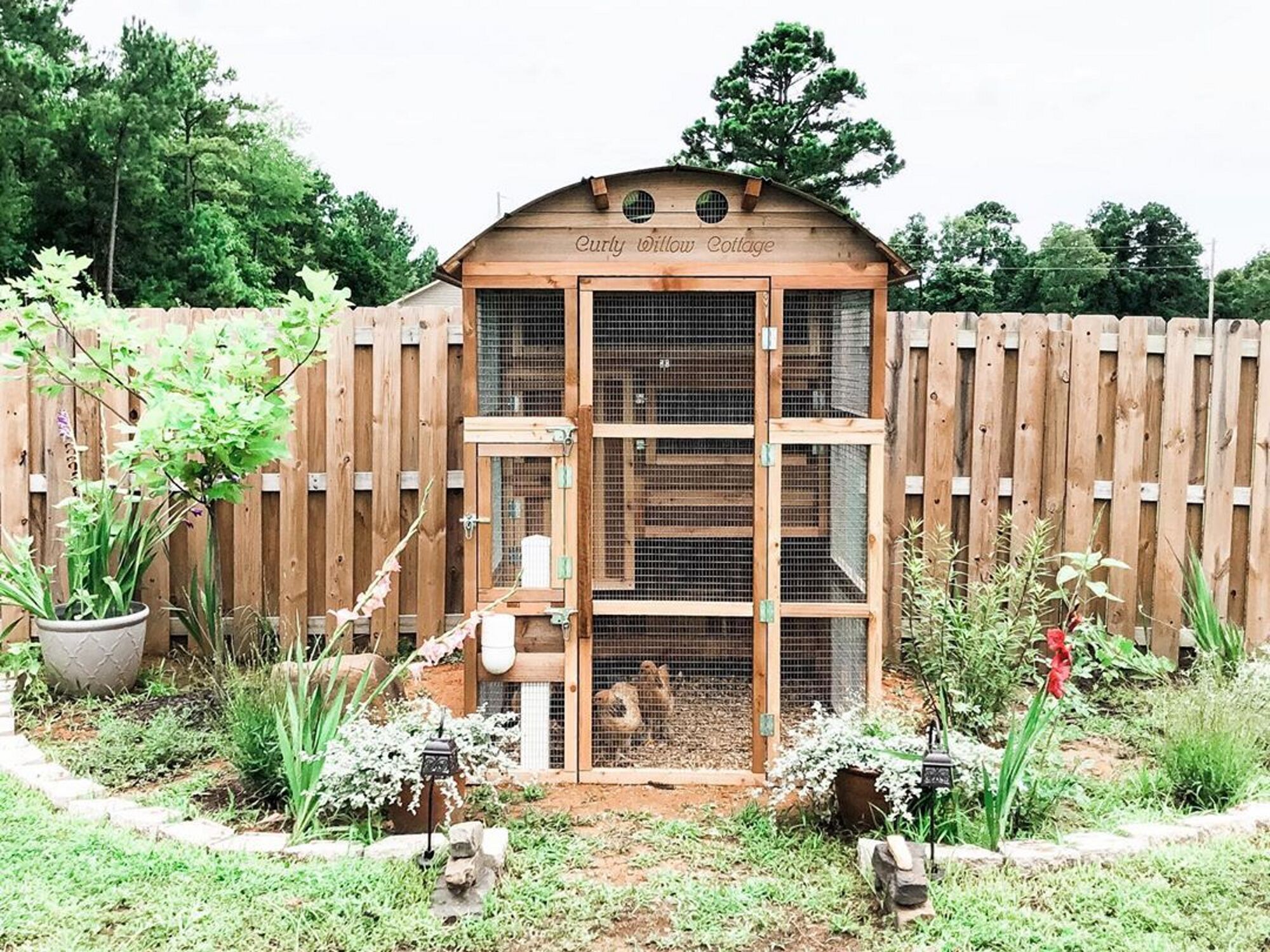 Round-Top Stand-Up Chicken Coop garden