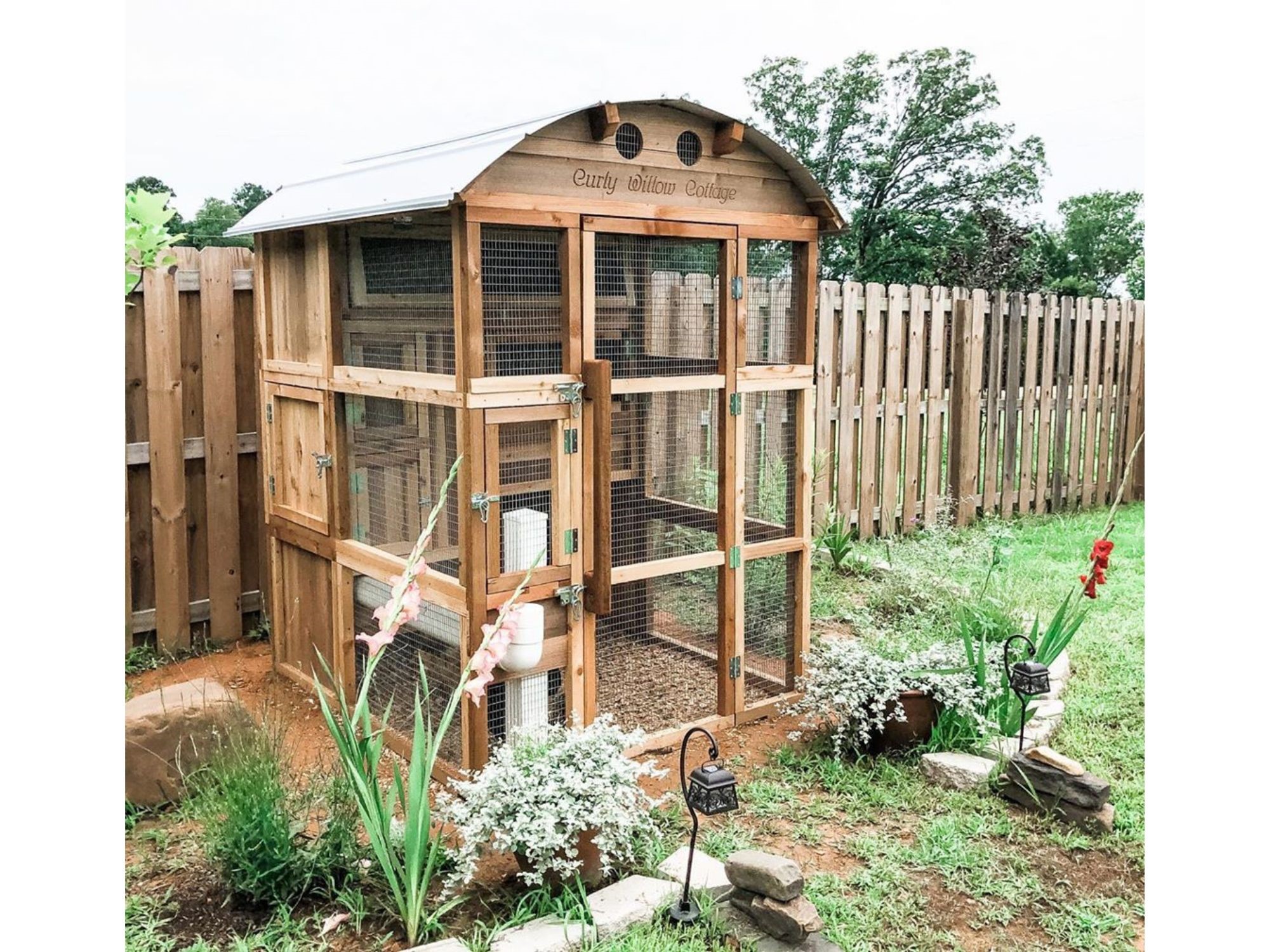 Roost-Root-Round-Top-Stand-Up-Chicken-Coop-Customer-Photo-Curly-Willow-Cottage
