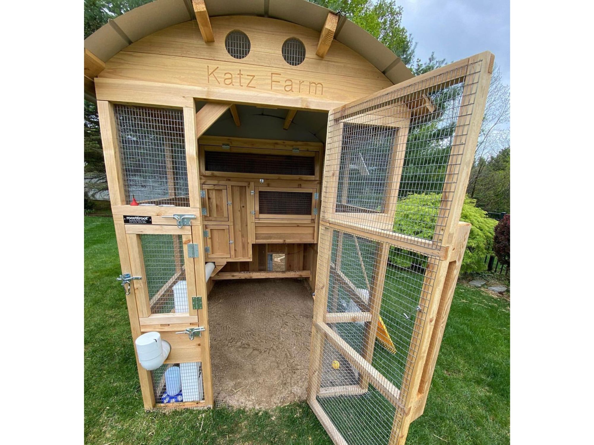 Roost-Root-Round-Top-Stand-Up-XL-Chicken-Coop-Customer-Photo-Katz-Farm