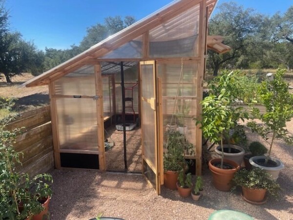 Slant-Roof Greenhouse Customer Slant-Roof Greenhouse Customer